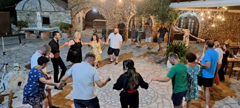 Cretan Night Experience  Dinner, Music & Dance - Who Is This Tour Best For?