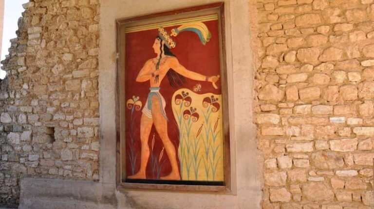 Crete : Guided Private Day Trip Knossos & Heraklion - Who is This Tour Best For?