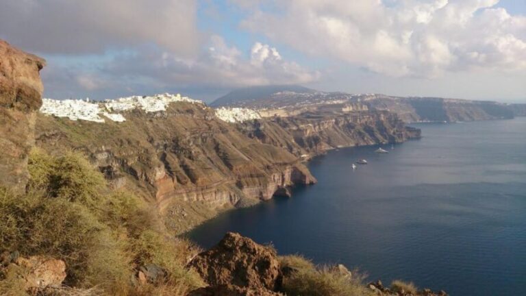 Customize your Santorini experience - How the Experience Works