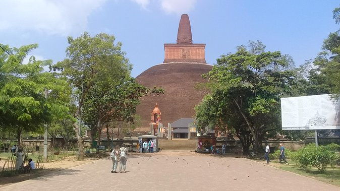 Day tour sigiriya to anuradhapura - Introduction