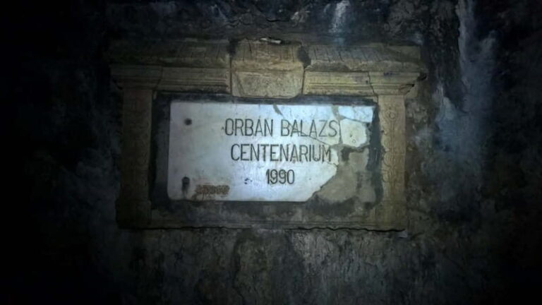 Day Trip to the Land of Hidden Caves - Discovering the Scenic Land of Hidden Caves