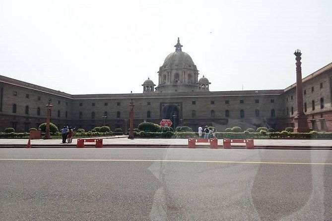 Delhi City Sightseeing Tour In a Private Car With Safe & Reliable Driver - Key Points  