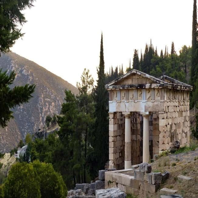Delphi And Thermopylae Private Full-Day Tour From Athens - The Scenic Drive and Surrounding Towns