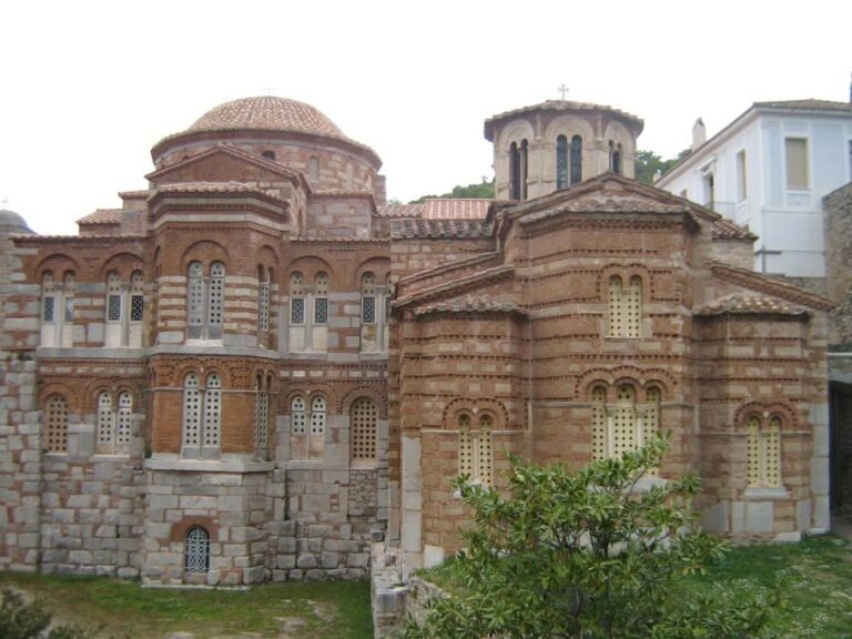Delphi & Meteora Two (2) days Tour - Who Will Love This Tour?