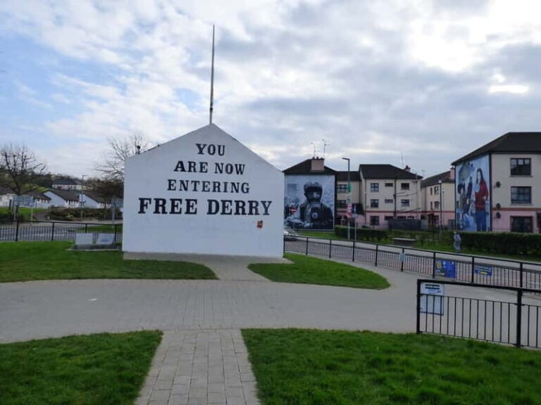 Derry: Bloody Sunday and Bogside Murals Walking Tour - Why This Tour Stands Out