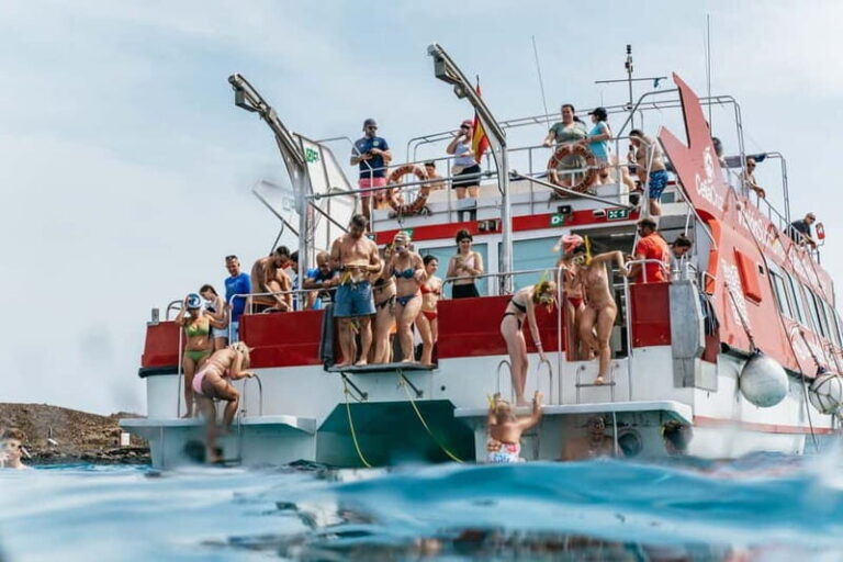 Desde Corralejo: Lobos Island Ferry with Optional Transfer - What Makes This Ferry Experience Special?
