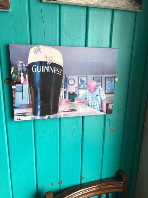Dingle: Guided Pub Tour with Local Guide - Exploring the Details of the Dingle Guided Pub Tour