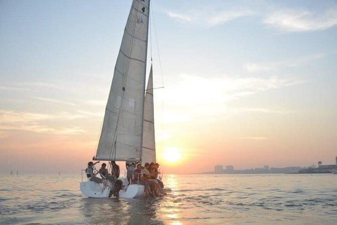 Discover Sailing at Iconic Gateway- Mumbai - Key Points