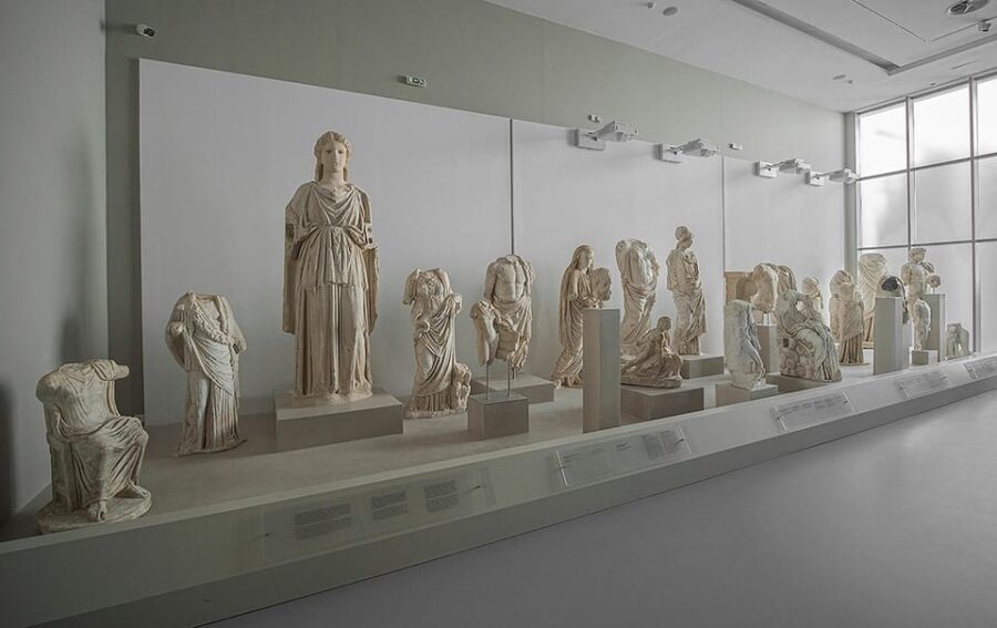 Discover the Archaeological museum of Mesara and Lake Zaros - Practical Information and Tips
