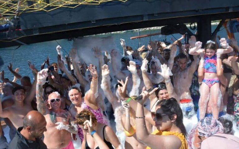 Dolphin Island Boat Trip with Swimming & Lunch - Practical Details and What to Expect
