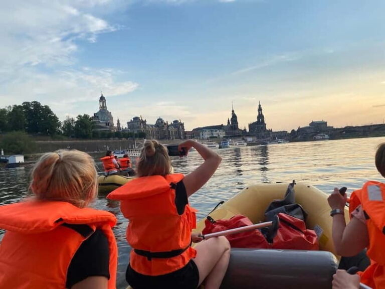 Dresden: Boat tour in a rubber dinghy Pillnitz - DD Loschwitz (Blue Wonder) - An in-depth look at the Dresden boat tour experience