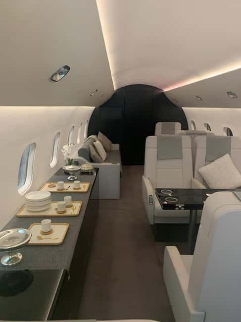 Dugny: Photo & video shooting in a private jet setting - An In-Depth Look at the Private Jet Photo & Video Session