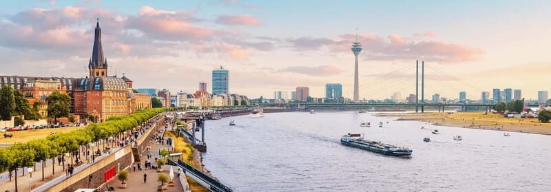 Dusseldorf: 2-hour Best Intro Walking Tour with a Local - The Itinerary in Depth
