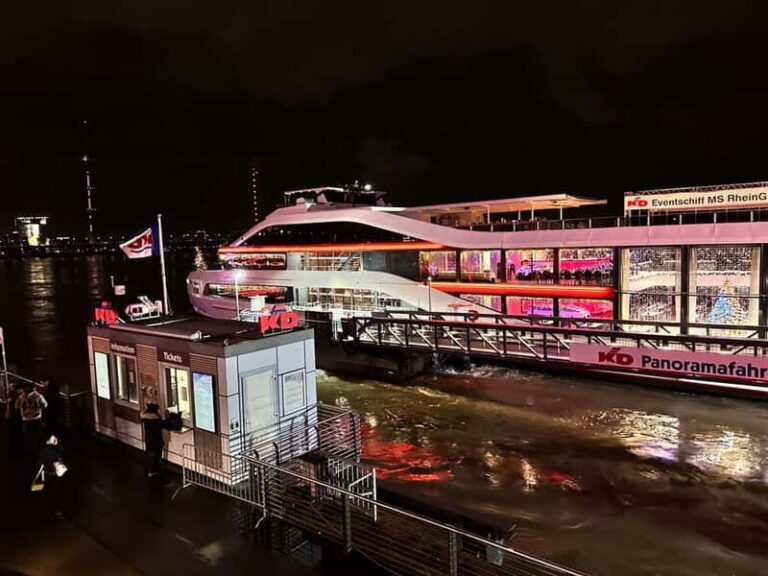 Düsseldorf: Winter Afternoon Boat Cruise on the Rhine - What Makes This Cruise Special