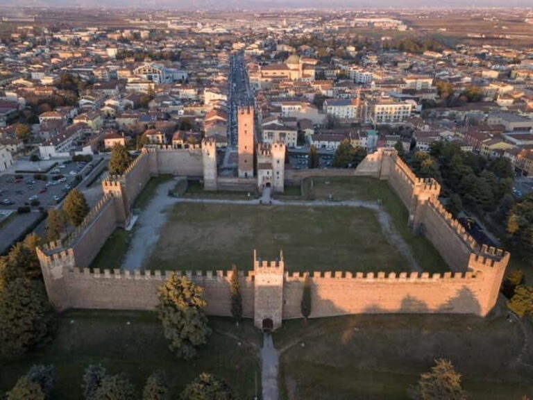 E-bike adventure among villages and medieval castles - Authentic Experiences and Genuine Insights