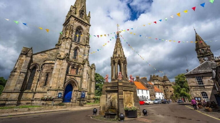 Edinburgh and Outlander by Rail from London 3-Day Tour - Day 1: Discovering Edinburgh