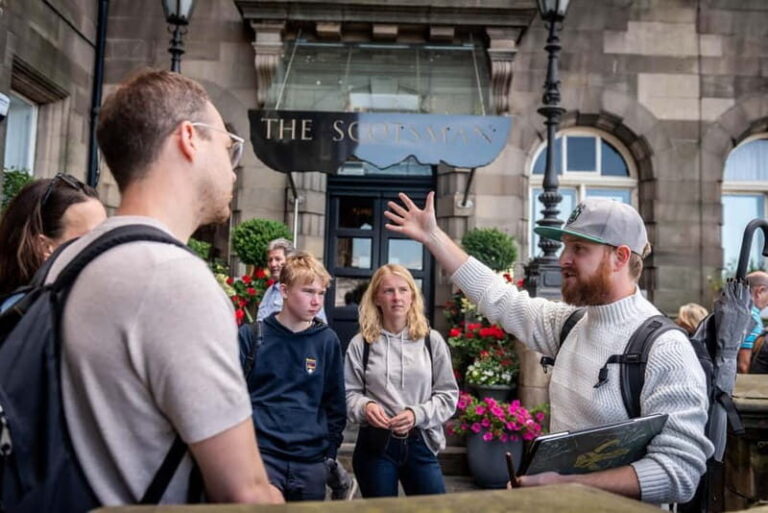 Edinburgh: Full City Tour & Johnnie Walker Whisky Experience - The Grand Finale: Johnnie Walker Princes Street Experience