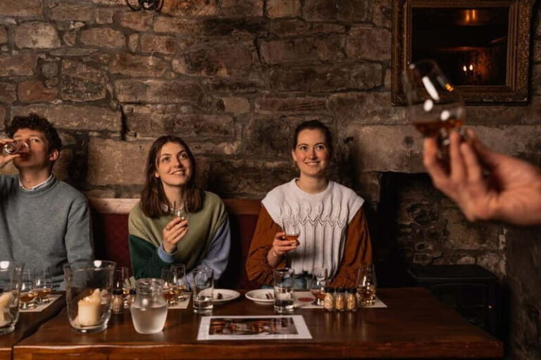 Edinburgh: Small-Group History of Whisky Tour with Tasting - The Experience in Practice