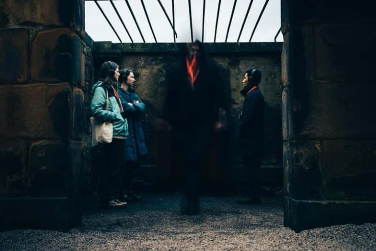 Edinburgh: Underground Vaults and Graveyard Evening Tour - The Tour Itinerary in Detail