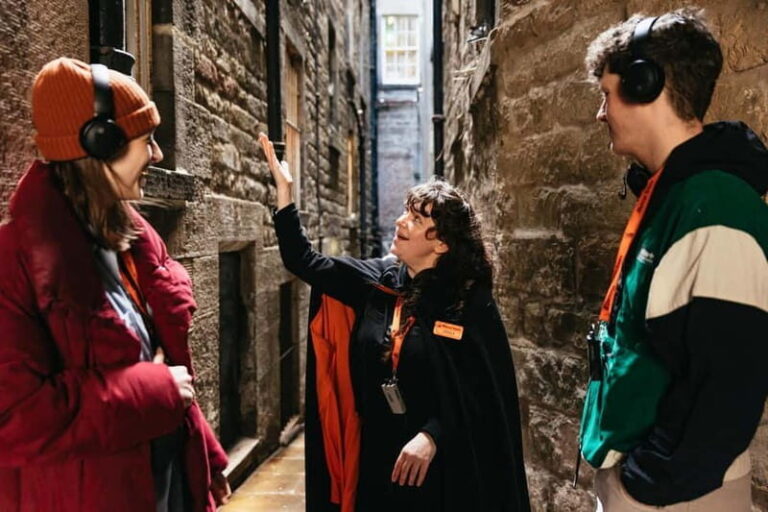 Edinburgh: Underground Vaults Evening Ghost Tour with Whisky - Breaking Down the Itinerary