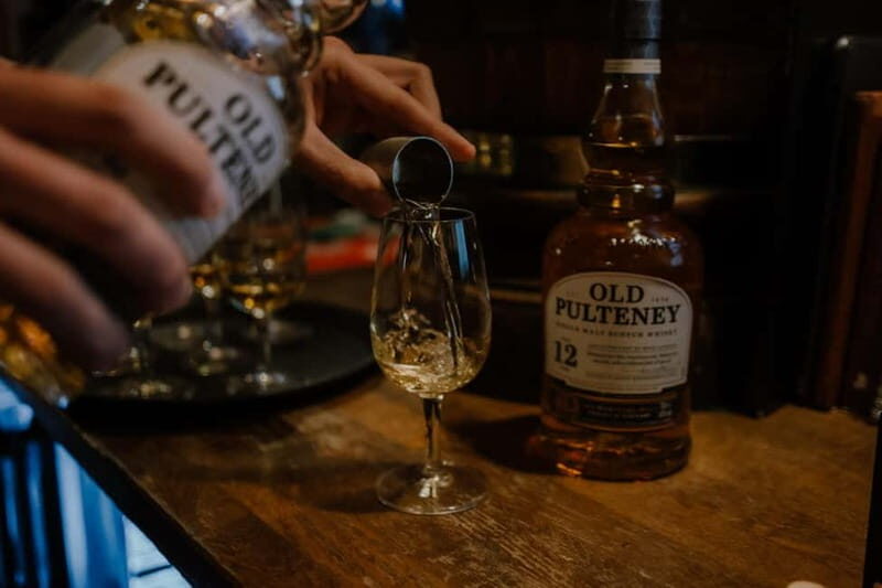 Edinburgh: Whisky Tasting and Storytelling in a Historic Pub - The Setting: Historic, Intimate, and Authentic