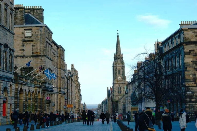 Edinburgh's must-see attractions: walking tour in French - Authentic Experiences and Reviewer Input