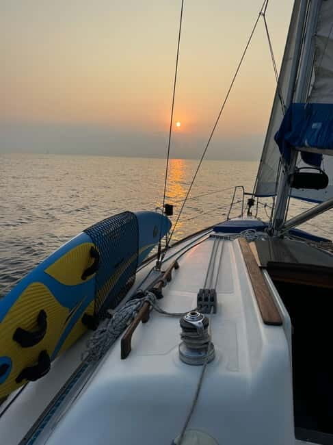 Enjoy the sunrise in Barcelona from a sailboat with drinks & snacks - FAQs about the sunrise sailboat tour in Barcelona