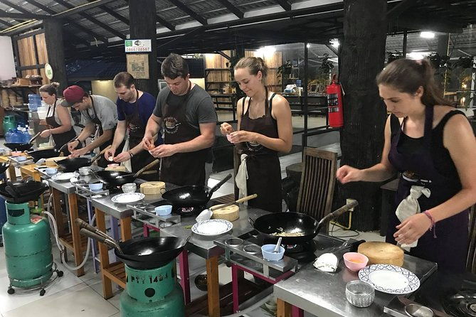 Evening Cooking Class in Organic Farm with Local Market Tour - A Delicious Dive into Thai Cuisine in Chiang Mai