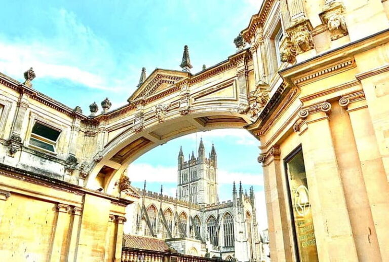 Explore Bath in Spanish: With Olga, local guide - Practical Details and What to Expect