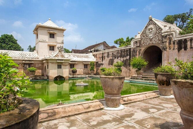 Explore City Tour from Yogyakarta - Key Points