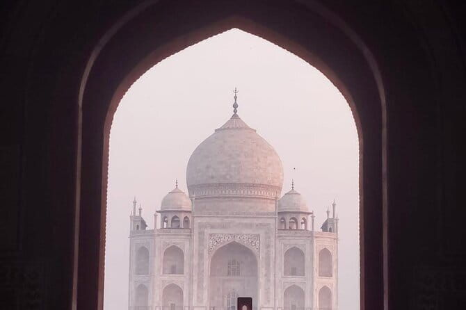 Explore Private Tour The Golden Triangle Done Differently - Day 1: Seamless Arrival and First Impressions of Delhi
