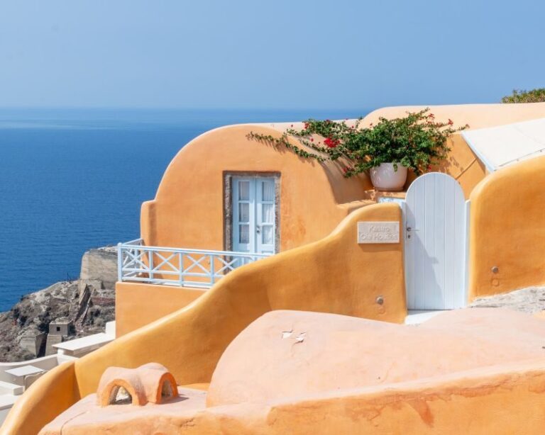 Explore the Best of Santorini in a Day: Private Guided Tour - The Itinerary in Detail