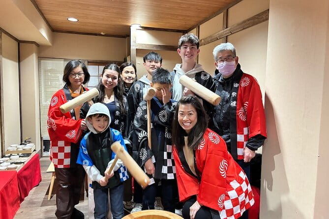 Family FriendlyTraditional Mochi Pounding Experience - Family Friendly Traditional Mochi Pounding Experience in Osaka
