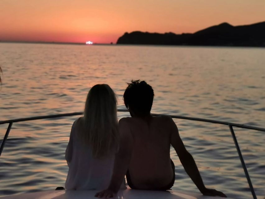 Fira: Private Sunset Cruise with BBQ, Drinks and Hot Springs - Why This Tour Offers Great Value