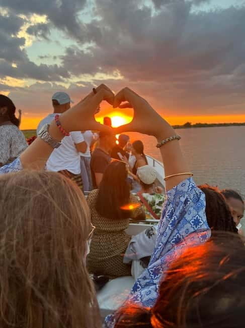 Fireworks Cruise with Drinks - The Vessel and Comfort