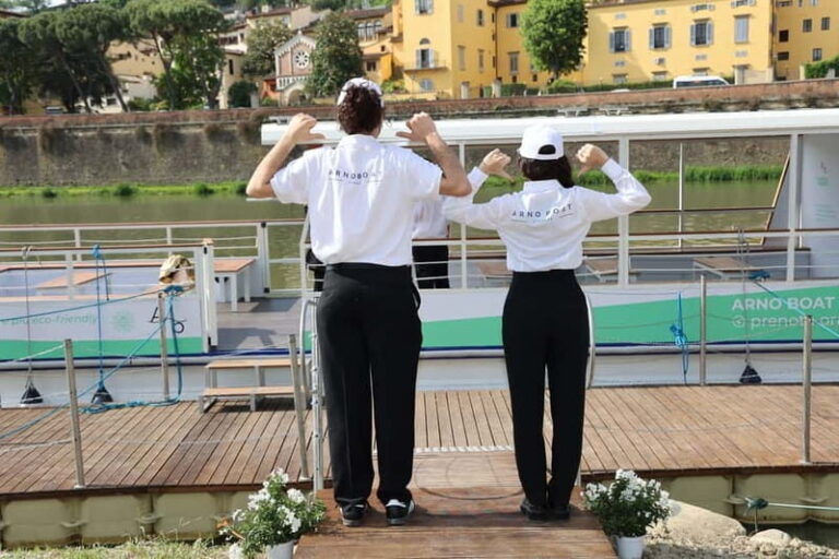Florence: Arno River Sightseeing Cruise with Commentary - Who Should Consider This Tour?