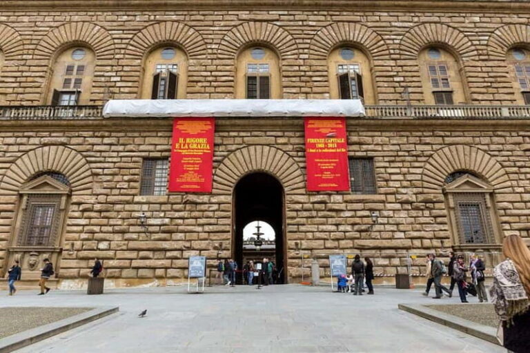 Florence: Entrance Ticket to Pitti Palace + Audio App - Navigating the Experience