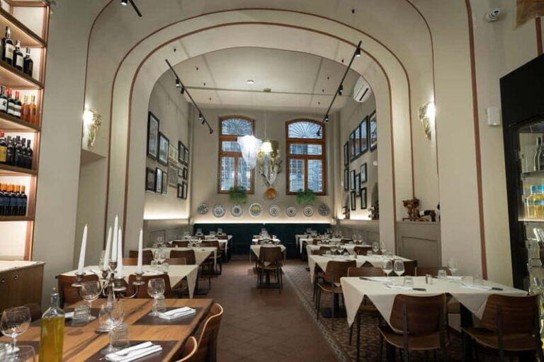 Florence: Live Grill Show & Steak Dinner with Wine - Who Will Love This Experience?