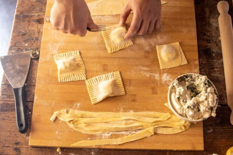 Florence: Pasta & Tiramisu Class with Unlimited Wine - Why This Tour Works Well