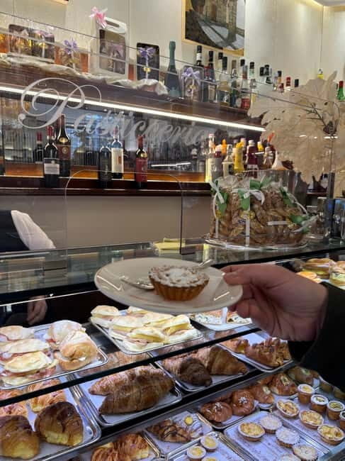 Florence: Walking Food Tour With Olive Oil & Wine Tasting - Sampling Tuscan Cured Meats at a Salumeria