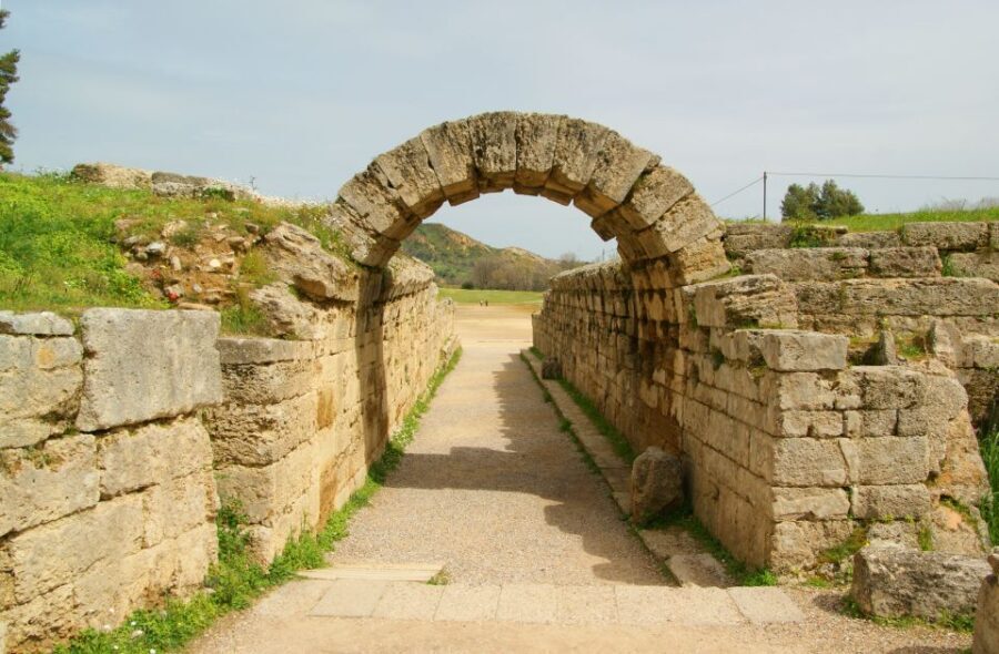 From Athens: 4-Day Peloponnese, Delphi, and Meteora Tour - A Balanced Look at the 4-Day Greece Highlights Tour