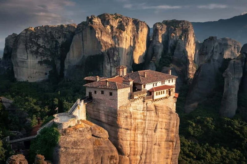 From Athens: Meteora and Thermopylae Private Full-Day Trip - Exploring Meteora’s Monasteries: Architecture and Atmosphere