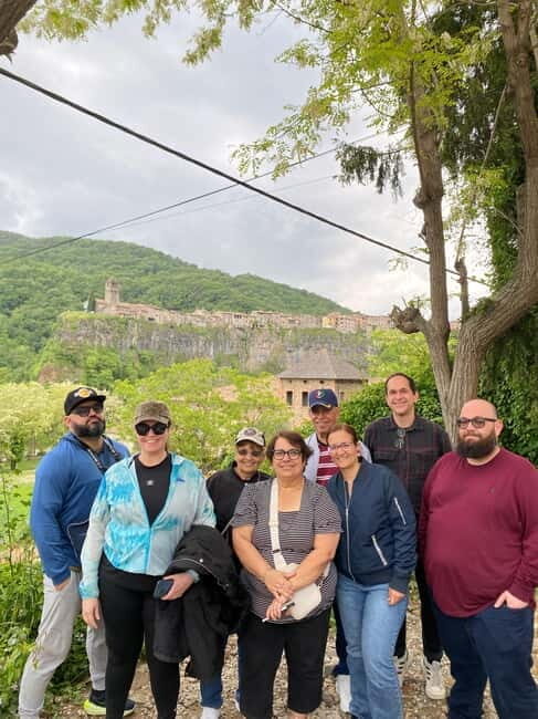 From Barcelona: Girona, Besalú & Castellfollit Day Trip - Castellfollit de la Roca: A Cliffside Wonder