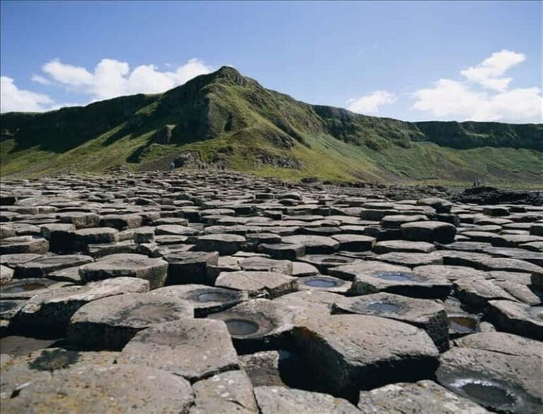 From Belfast: Causeway Express Tour Shore Excursion - Transportation and Group Dynamics