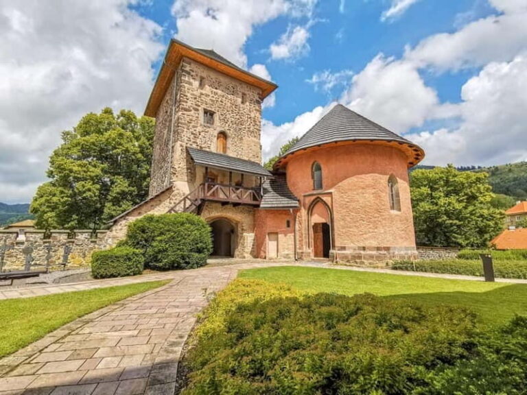 From Bratislava: Dracula Nosferatu - Orava Castle Day Tour - Who Would Love This Tour?