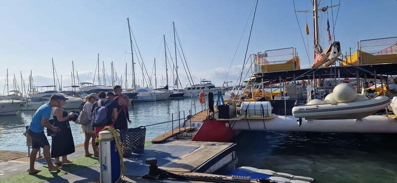From Cambrils: catamaran 2h with drinks/bed balinese, swim. - What Makes This Cruise Stand Out?
