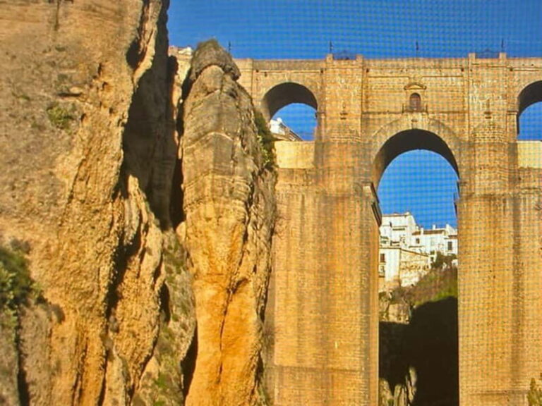 From Estepona: Ronda private tour, transportation, café, bullring, tapas, drinks - Exploring Ronda: From Old Town to New Town