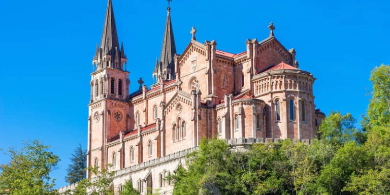 From Gijón: Covadonga Lakes, Cangas de Onís and Lastres - Transportation, Duration, and Value