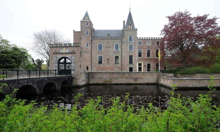 From Haamstede to Burgh: guided Walking Tour - Exploring the Key Stops