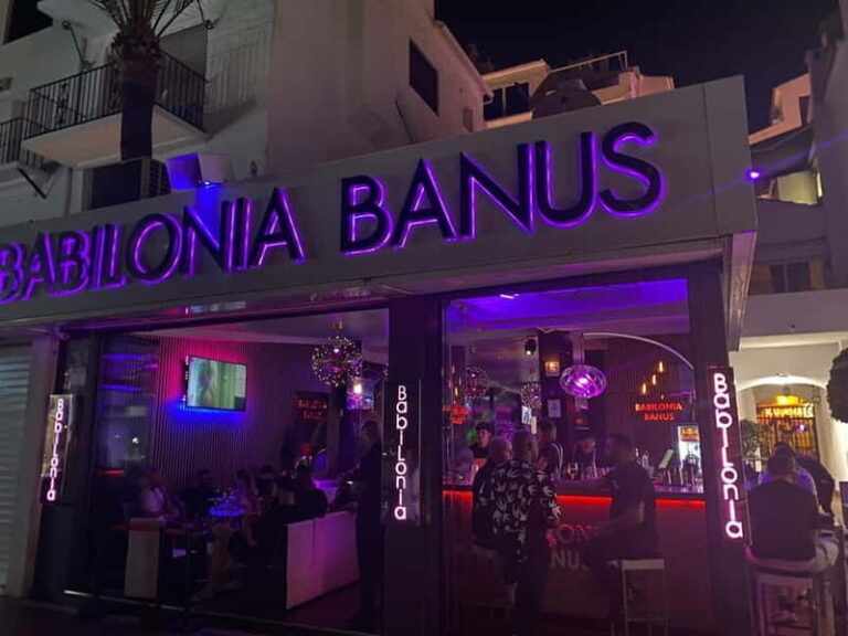 From Marbella, Estepona: Club tour Puerto Banus including transport and drink - The Experience’s Strengths and Considerations